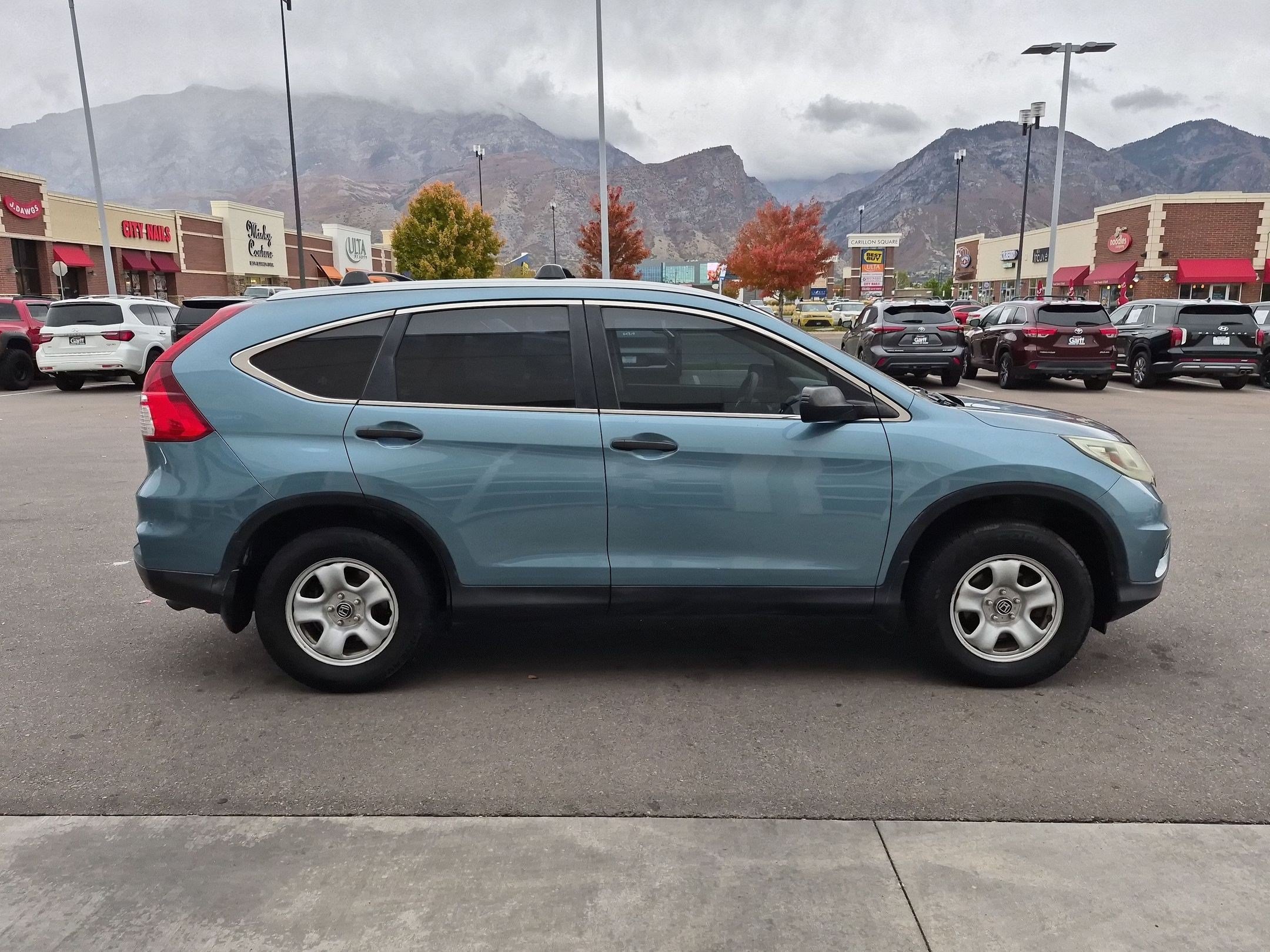 Used 2015 Honda CR-V LX image 2