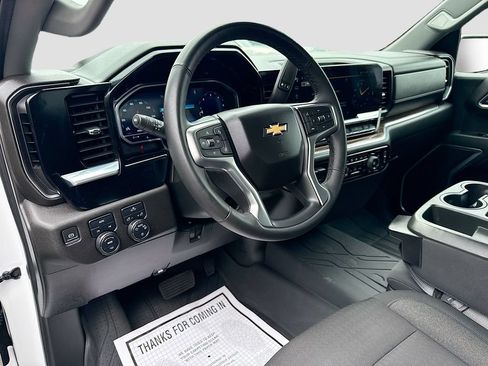 Used 2023 Chevrolet Silverado 1500 LT AWD/4WD image 11