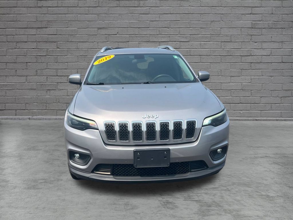 Used 2019 Jeep Cherokee Latitude w/ Popular Appearance Group AWD/4WD image 9