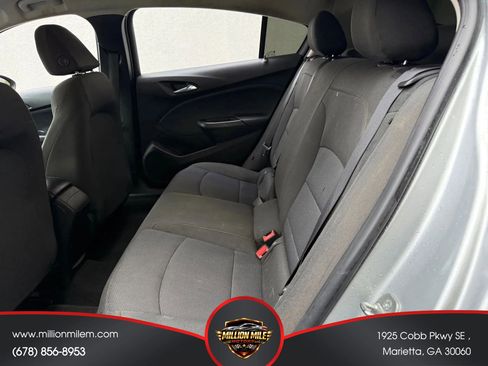 Used 2018 Chevrolet Cruze LS FWD image 21