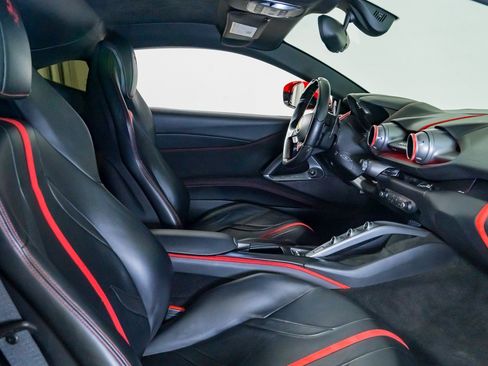 Used 2018 Ferrari 812 Superfast RWD image 25