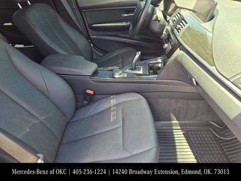 Used 2018 BMW 320i Sedan RWD image 11