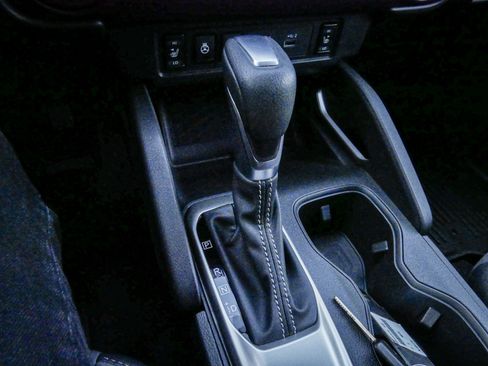 Used 2023 Nissan Frontier SV w/ SV Convenience Package image 25