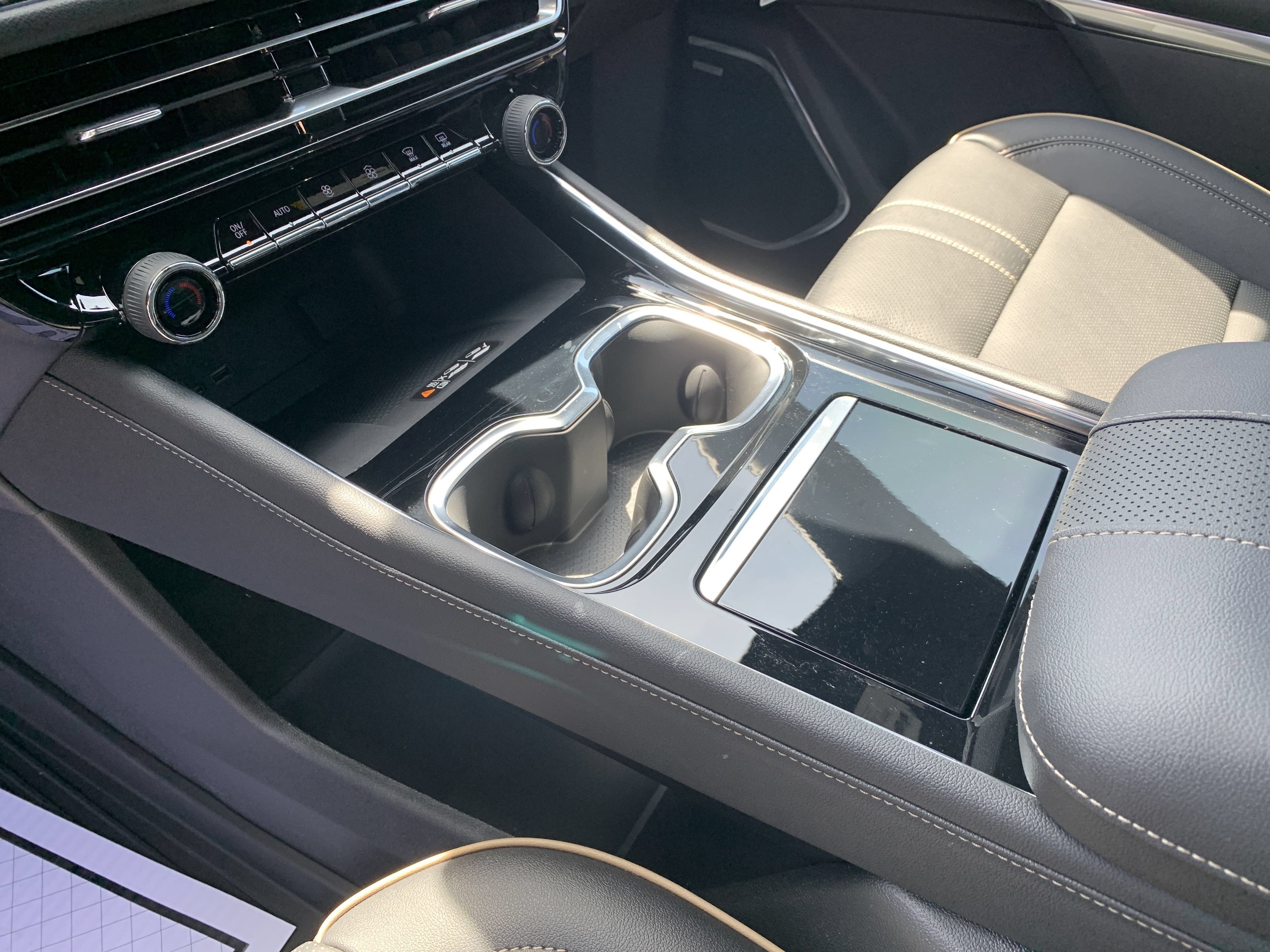 New 2025 Chevrolet Traverse High Country w/ LPO, Floor Liner Package FWD image 18
