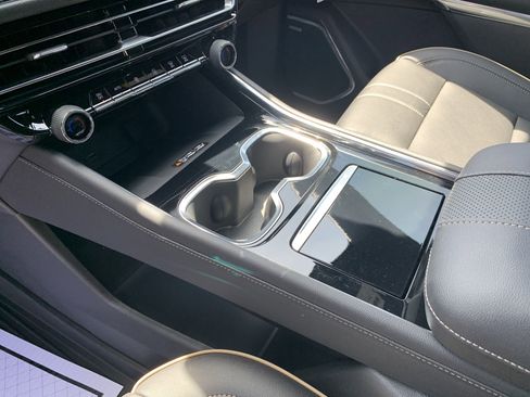 New 2025 Chevrolet Traverse High Country w/ LPO, Floor Liner Package image 18