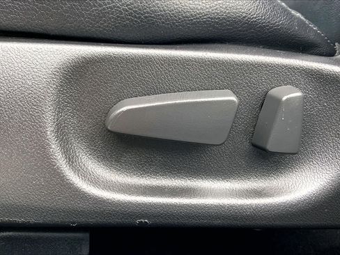 Used 2012 MAZDA MAZDA3 i Grand Touring FWD image 32