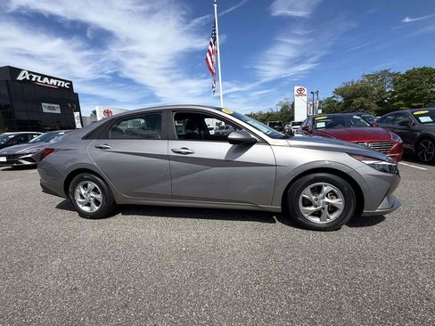 Certified 2023 Hyundai Elantra SE w/ Preferred Accessory Package FWD image 8
