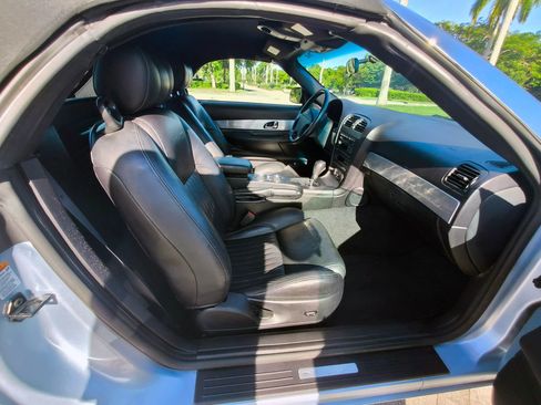 Used 2004 Ford Thunderbird image 36