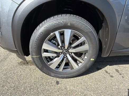 New 2026 Nissan Pathfinder SL image 10