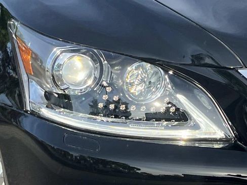 Used 2015 Lexus LS 460 w/ Comfort Package RWD image 6