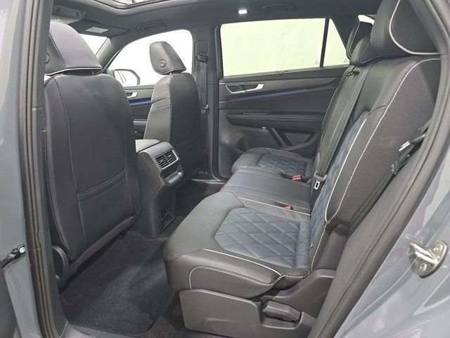 Used 2026 Volkswagen Atlas Cross Sport SEL Premium R-Line AWD/4WD image 8