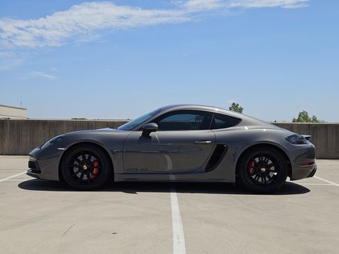 Used 2024 Porsche 718 Cayman GTS RWD image 2