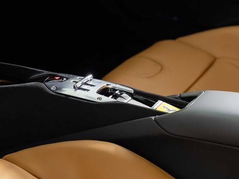 Used 2022 Ferrari SF90 Stradale image 6