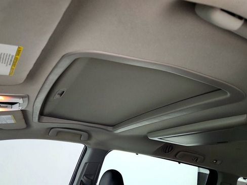 Used 2017 Toyota Sienna SE Premium FWD image 10