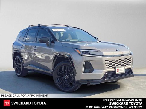 Used 2026 Toyota RAV4 XSE w/ Panoramic Sun Roof Package AWD/4WD image 1