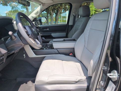 Used 2024 Toyota Tundra Limited AWD/4WD image 16