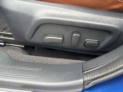 Used 2017 Subaru Outback 2.5i Touring image 11