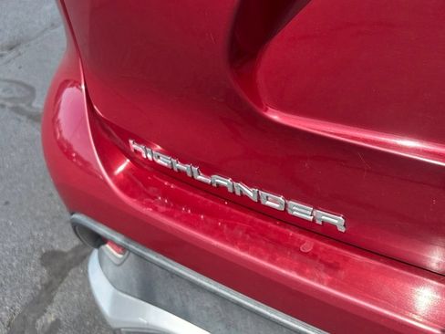 Used 2022 Toyota Highlander XSE FWD image 35