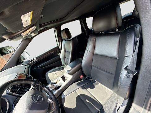 Used 2021 Jeep Grand Cherokee Laredo X image 19