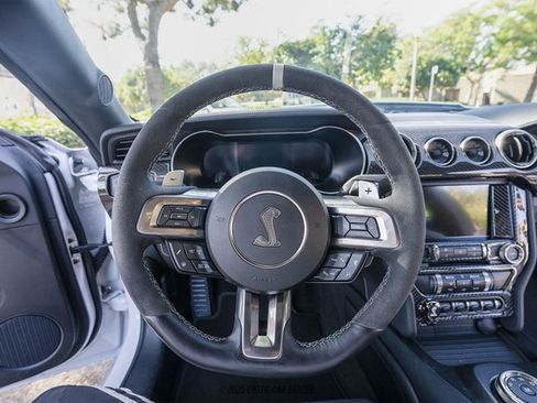 Used 2022 Ford Mustang Shelby GT500 w/ Carbon Fiber Track Pack image 28