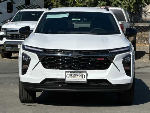 New 2025 Chevrolet Trax RS image 3