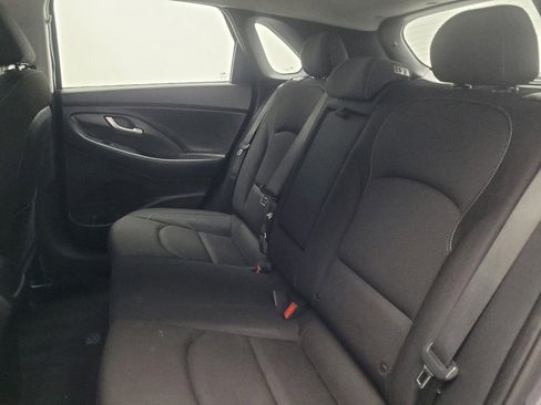 Used 2019 Hyundai Elantra GT FWD image 18