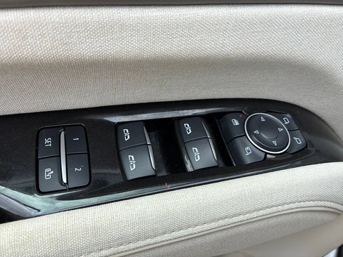 Used 2024 Cadillac Escalade Premium Luxury Platinum RWD image 9