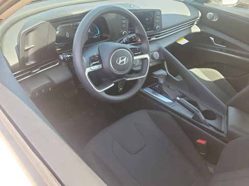 New 2026 Hyundai Elantra SE FWD image 6