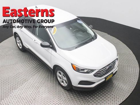 Used 2020 Ford Edge SE image 3