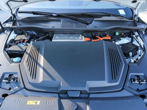 Used 2024 Audi Q8 e-tron Premium Plus image 26