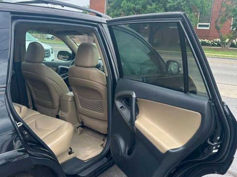 Used 2009 Toyota RAV4 Limited AWD/4WD image 19