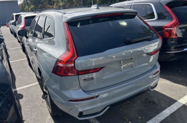 Used 2024 Volvo XC60 B5 Core w/ Climate Package AWD/4WD image 3