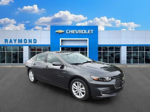 Certified 2018 Chevrolet Malibu LT w/ LPO, Convenience Package 2 FWD image 10