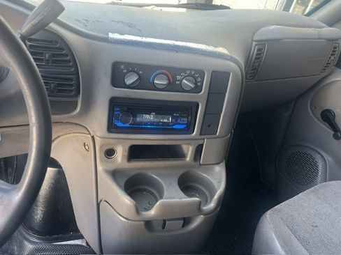 Used 2005 Chevrolet Astro RWD image 9