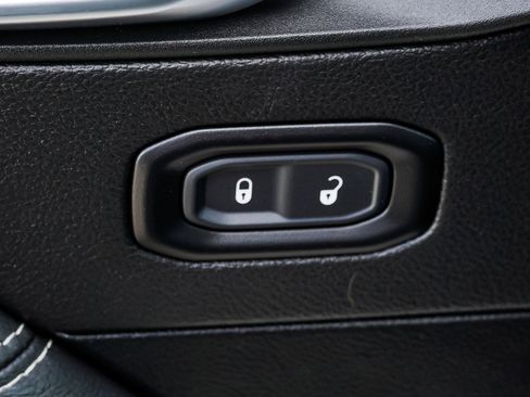 Used 2023 Jeep Wrangler Unlimited Sahara AWD/4WD image 20