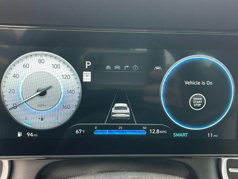 New 2025 Hyundai Elantra Limited image 24