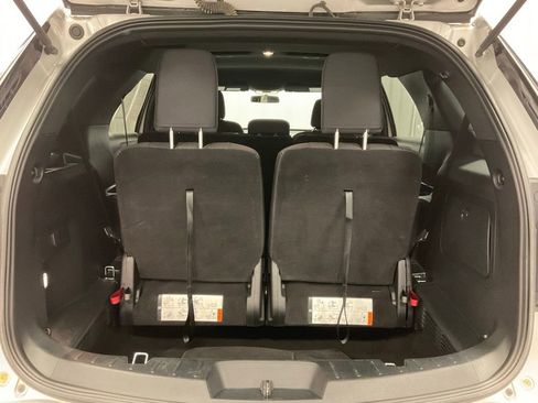 Used 2019 Ford Explorer XLT image 6