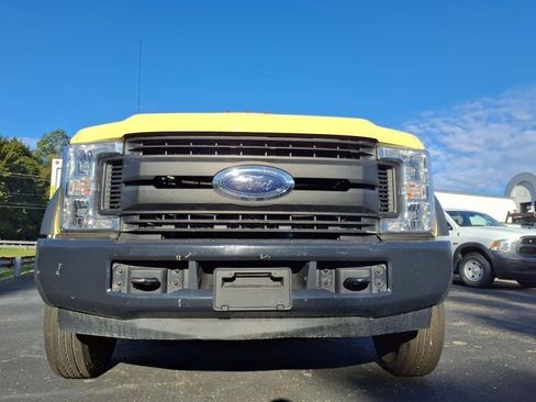 Used 2019 Ford F550 2WD Regular Cab Super Duty image 7