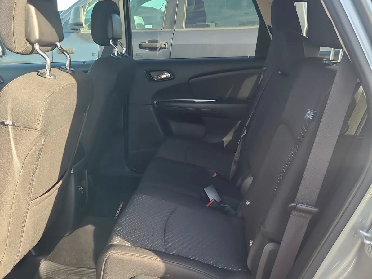 Used 2019 Dodge Journey SE FWD image 10