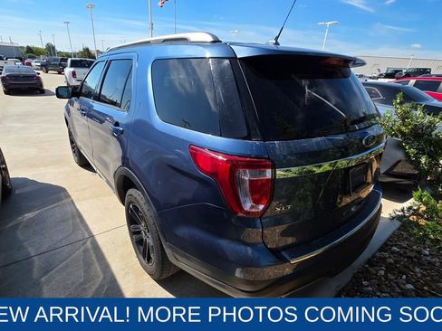 Used 2018 Ford Explorer XLT w/ Equipment Group 202A image 2