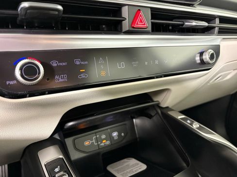 New 2026 Kia Sorento EX AWD/4WD image 32
