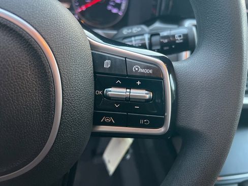 Used 2022 Kia Sorento LX image 14