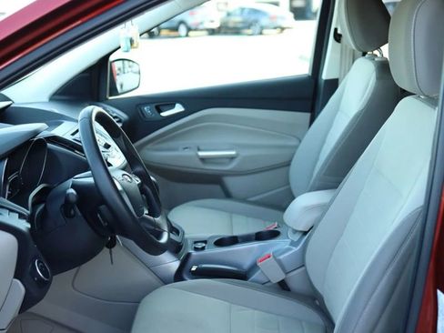 Used 2016 Ford Escape SE image 13