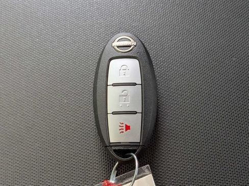 Used 2024 Nissan Frontier SV AWD/4WD image 32