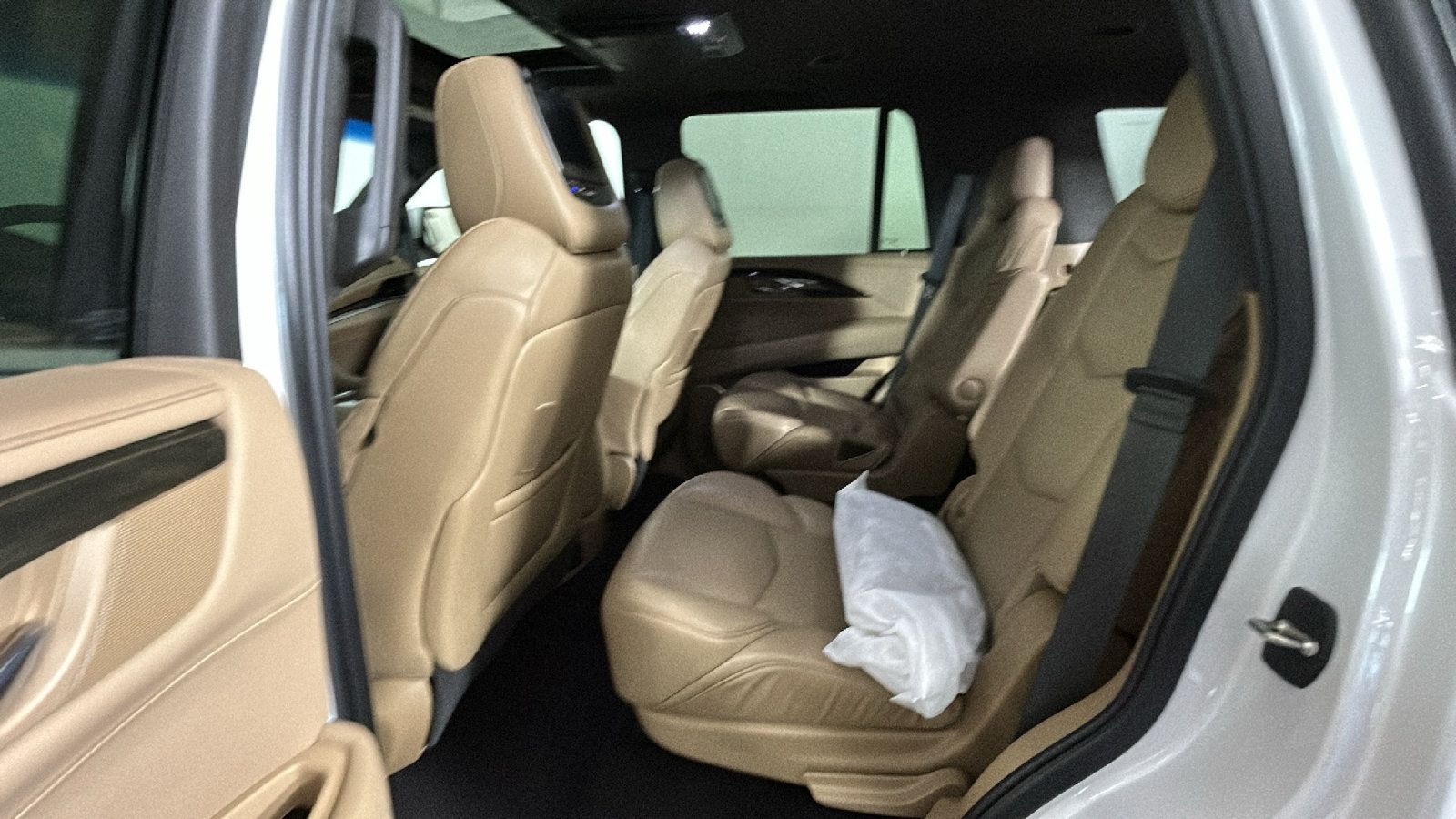 Used 2019 Cadillac Escalade Platinum RWD image 31
