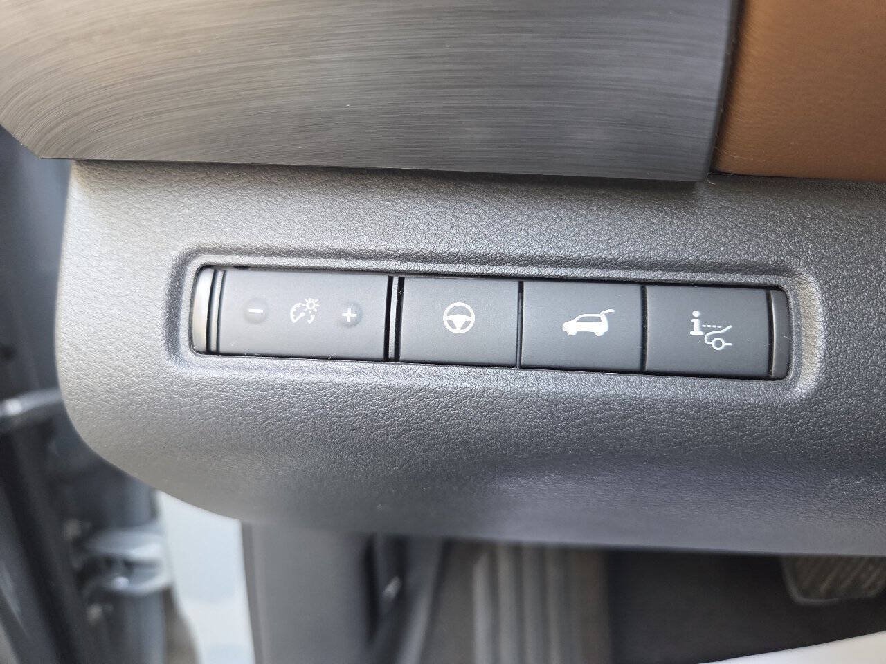 Used 2022 Nissan Pathfinder Platinum w/ Cargo Package FWD image 14