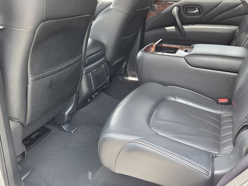 Used 2017 INFINITI QX80 2WD w/ Deluxe Technology Package image 12
