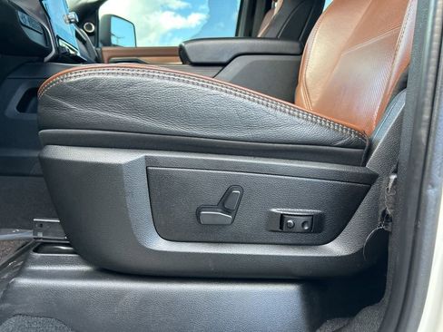 Used 2023 RAM 2500 Limited image 32