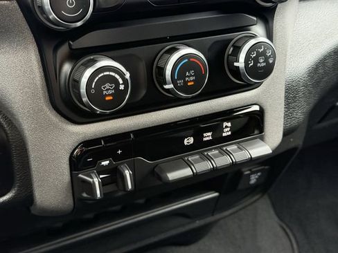 Used 2024 RAM 3500 Tradesman w/ Chrome Appearance Group AWD/4WD image 20
