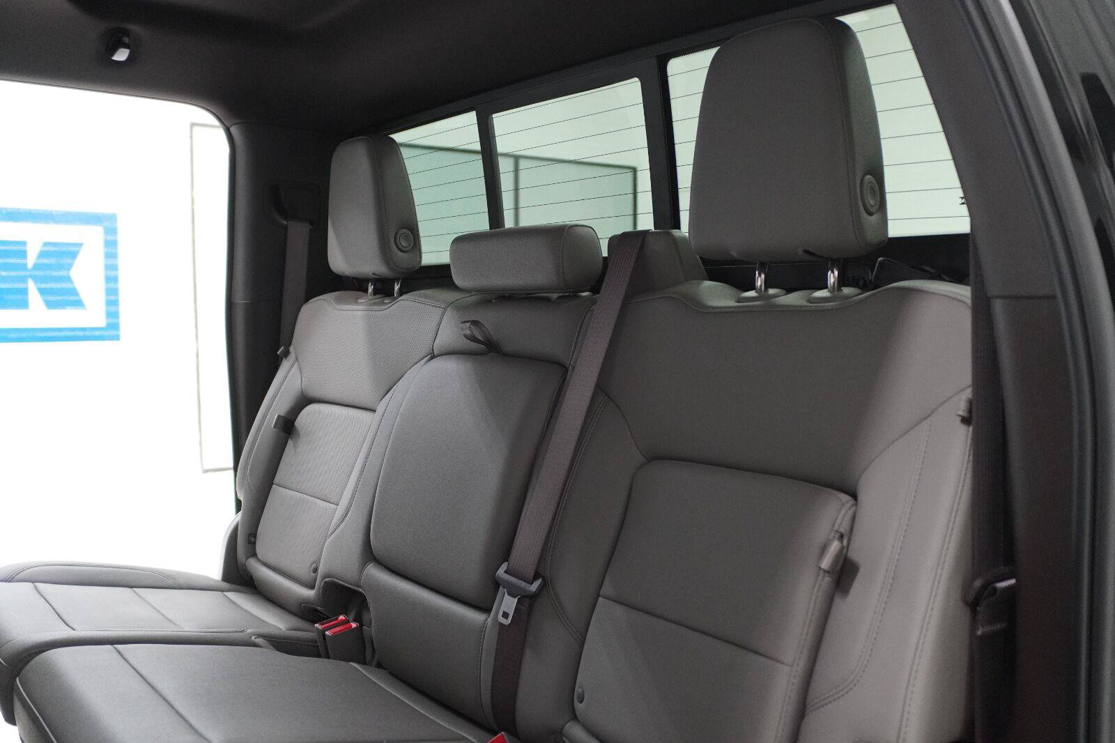 Used 2024 Chevrolet Silverado 1500 LTZ w/ Technology Package RWD image 28